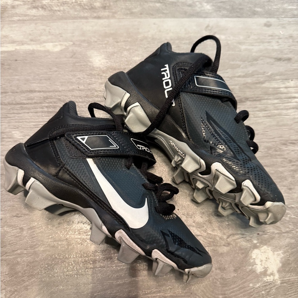 Nike Charcoal and Black Sports Shoes